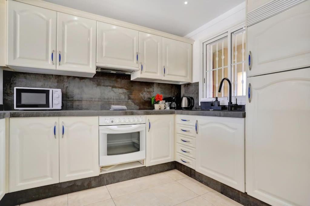 Вилла Luxury House Granada Park Арона Экстерьер фото